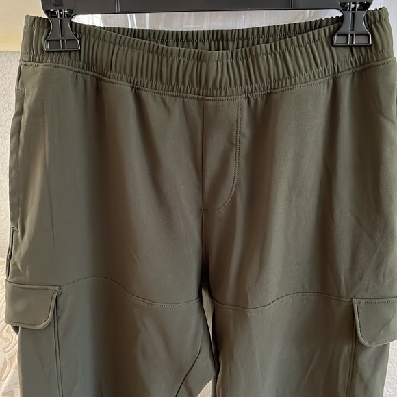Cargos - Picture 3 of 5